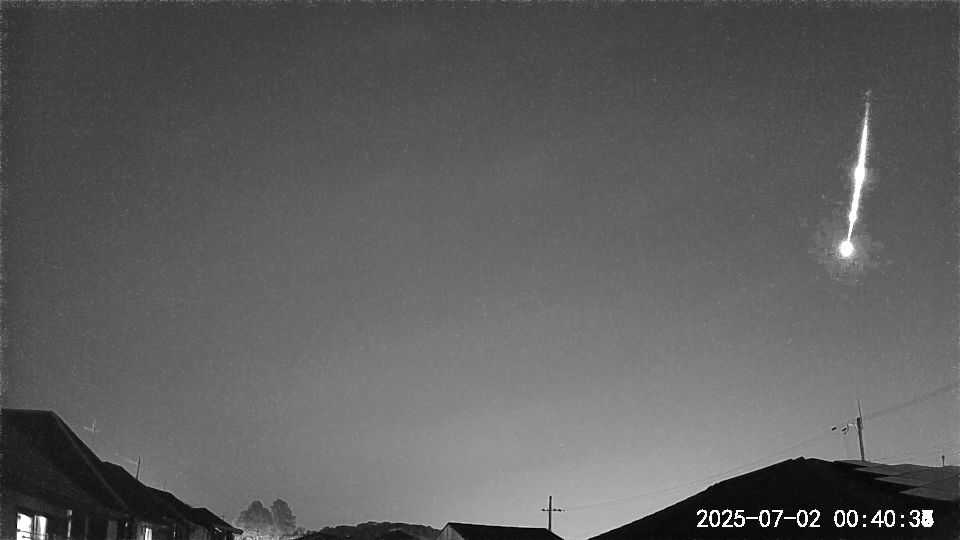 20250702004034 fireball E s.jpg