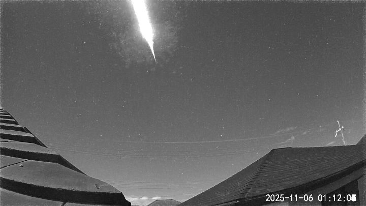 20251106011200　fireball　N  s.jpg