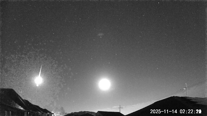 20251114022219　fireball　E S.jpg